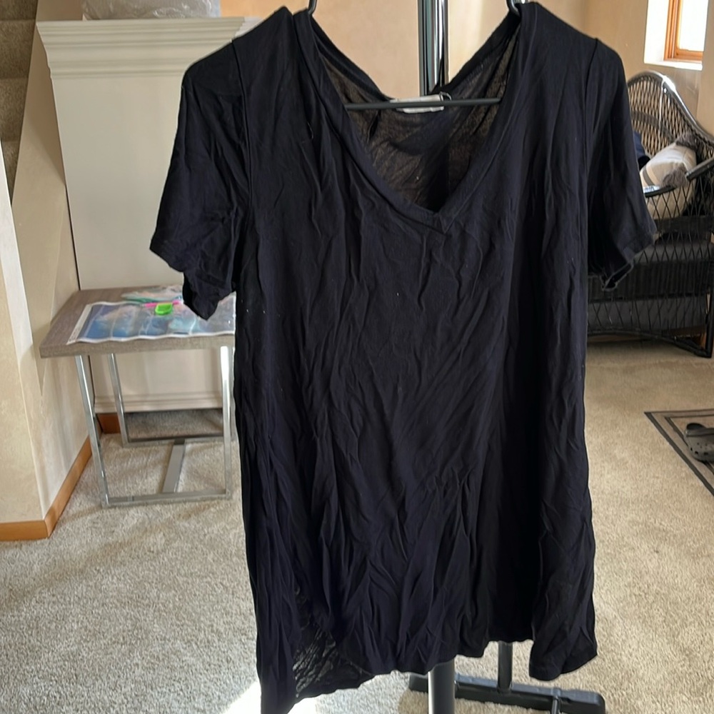 Simple black tshirt. Vneck. A.gain. Size M/L